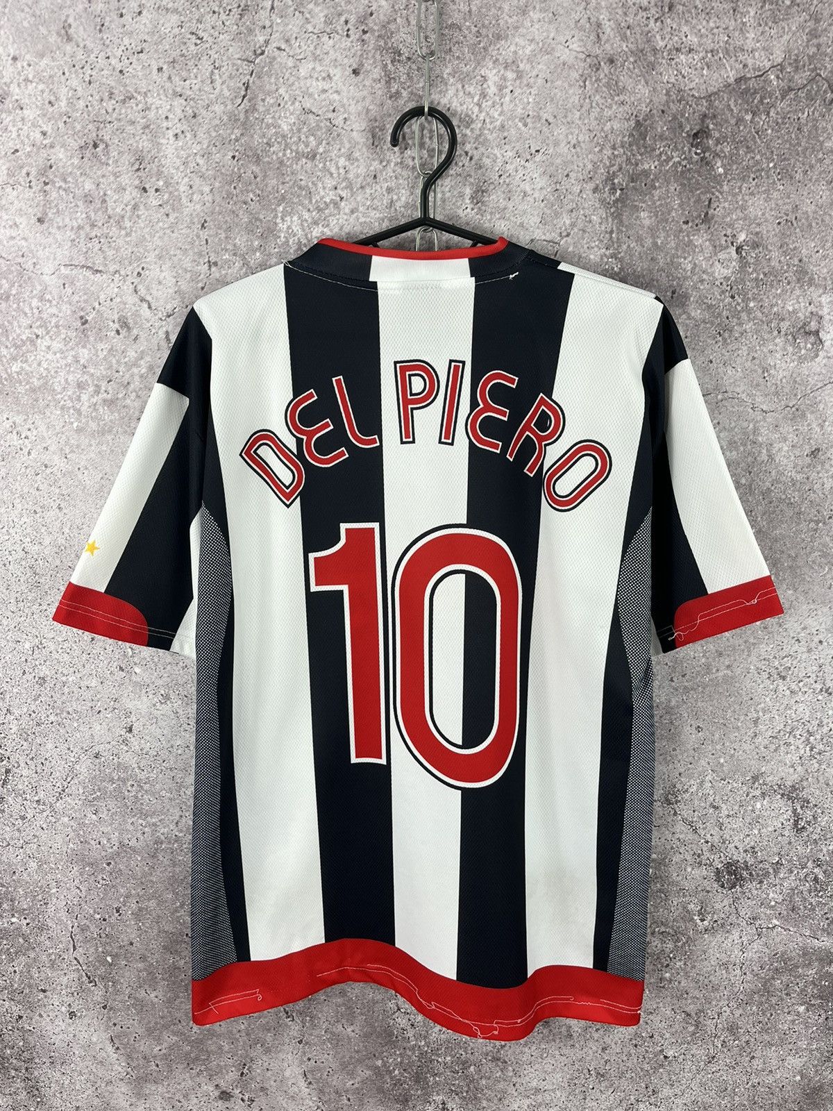 Vintage Juventus Official Merchandise Jersey # 10 Del Piero Size M Size US M / EU 48-50 / 2 - 8 Thumbnail