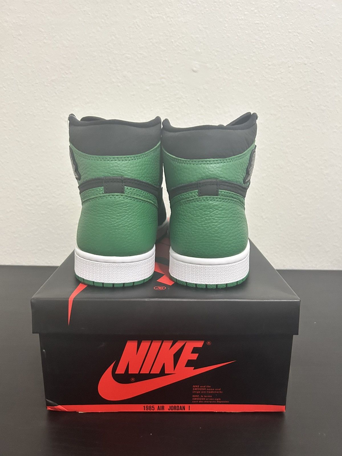 Jordan Brand × Nike Jordan 1 High Pine Green Size US 9 / EU 42 - 2 Thumbnail
