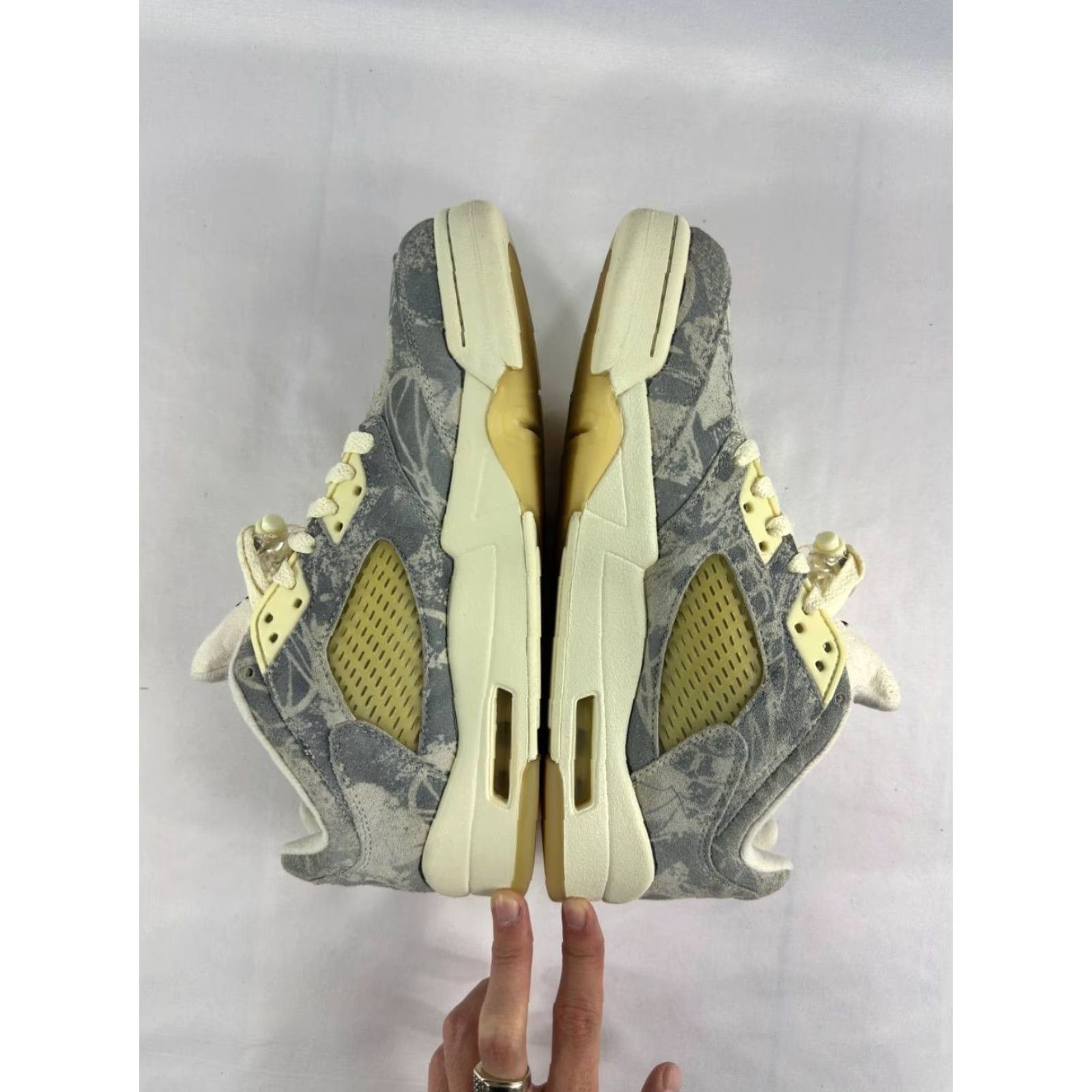 Jordan Brand Nike Air Jordan 5 Retro Low Expression Women 9.5 Ivory Suede Sneaker Size US 10 / IT 40 - 6 Thumbnail