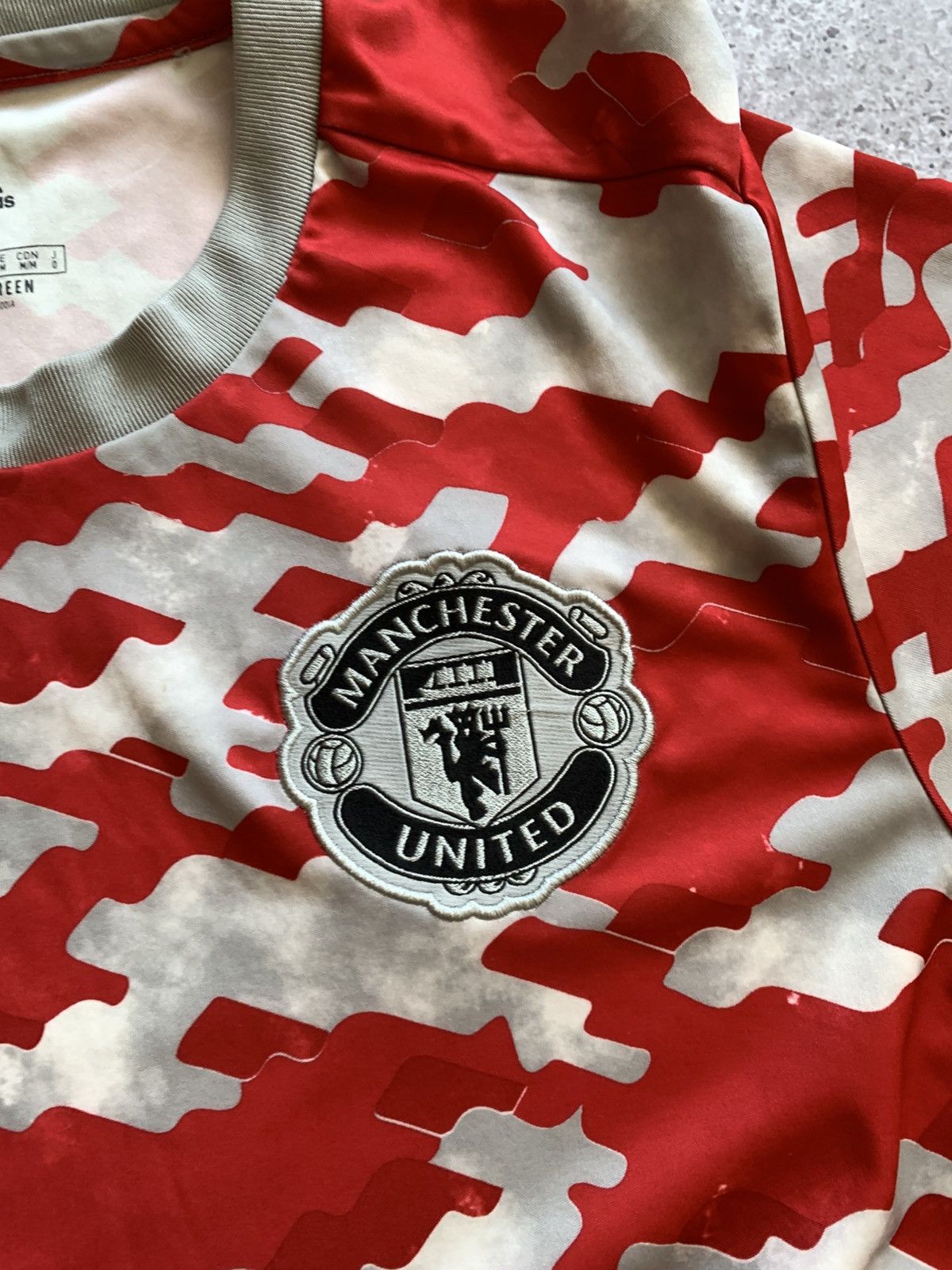 Adidas 🔥ADIDAS MANCHESTER UNITED 2022 TRAINING BLOCKCORE JERSEY Size US M / EU 48-50 / 2 - 4 Thumbnail