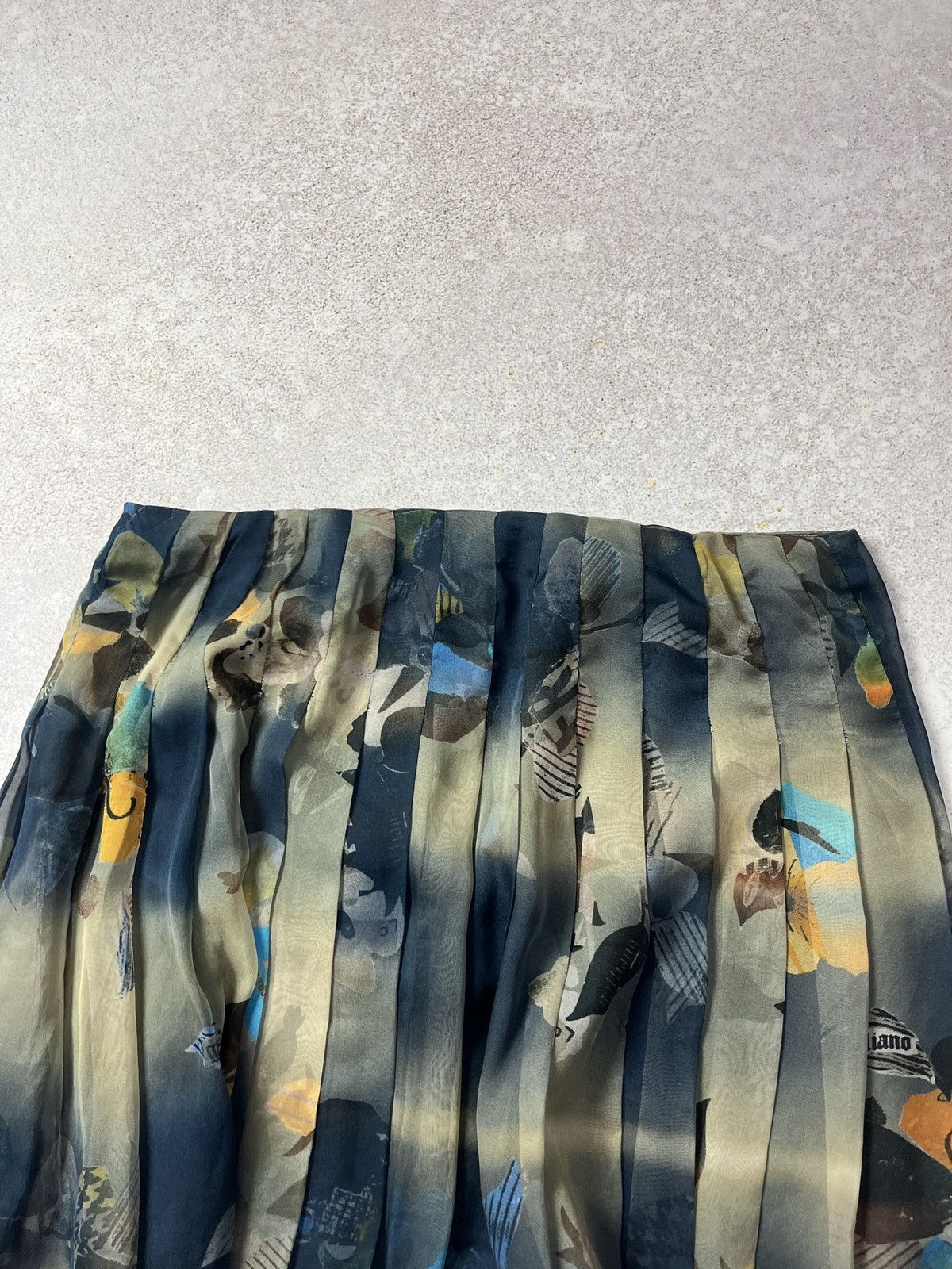 John Galliano Vintage John Galliano Asymmetric Floral Chiffon Mini Skirt Size 28" / US 6 / IT 42 - 3 Thumbnail