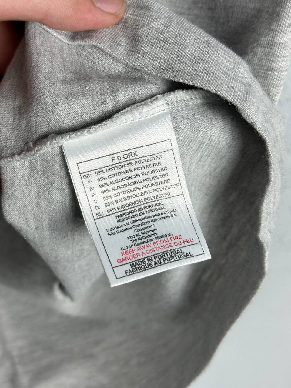 Nike × Vintage Vintage 2000s Nike London Nike Town Gray T-shirt Size US S / EU 44-46 / 1 - 7 Thumbnail