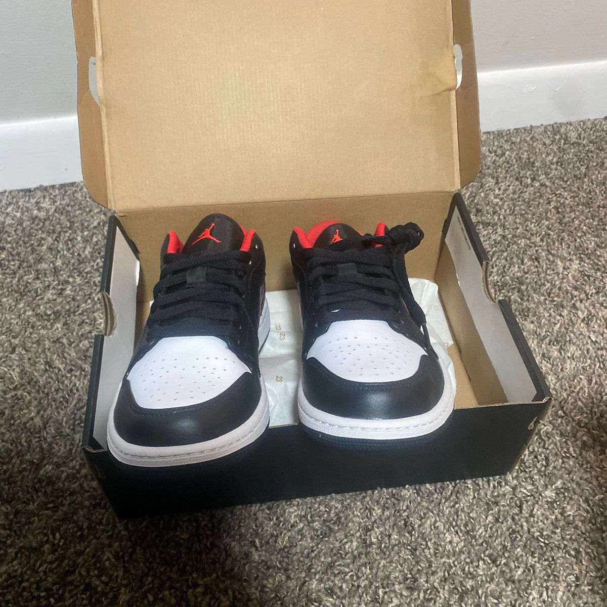 Jordan Brand Jordan 1’s Low Size US 9.5 / EU 42-43 - 3 Thumbnail