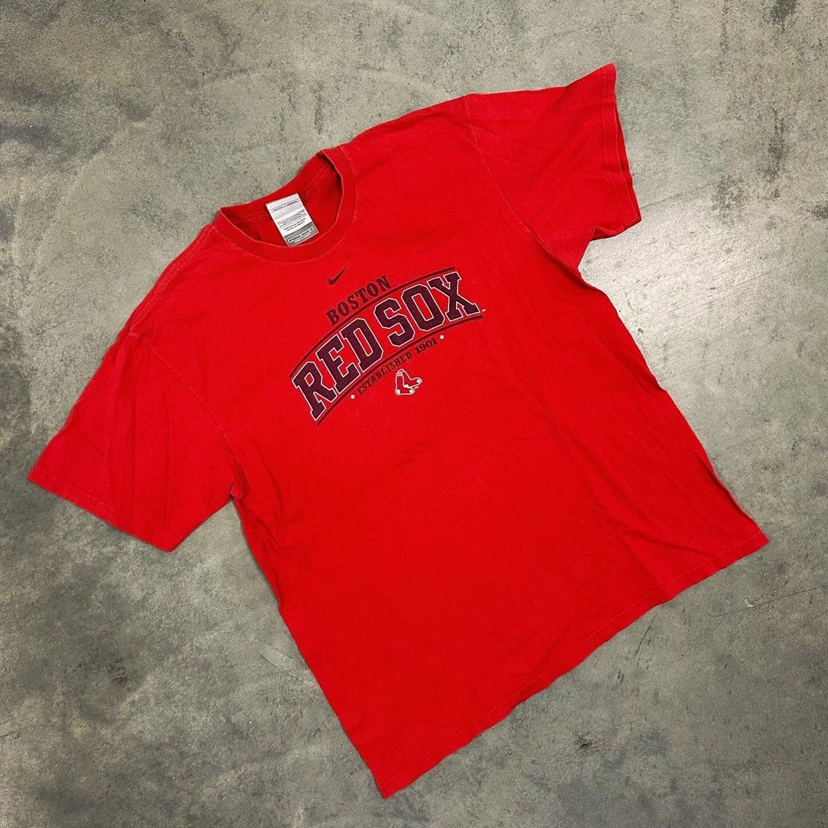 Nike Vintage Nike Red Sox Tee Size US L / EU 52-54 / 3 - 1 Thumbnail