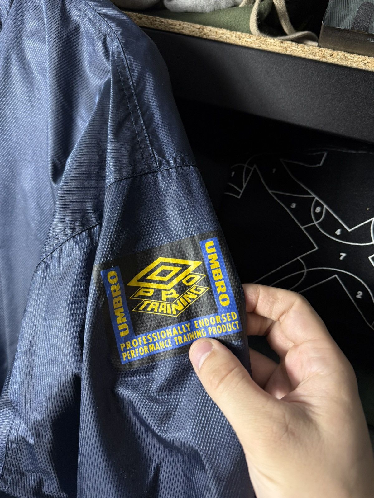 Umbro Umbro Vintage Windbreaker Jacket Navy Y2K Track Jacket Zip Size US M / EU 48-50 / 2 - 4 Thumbnail