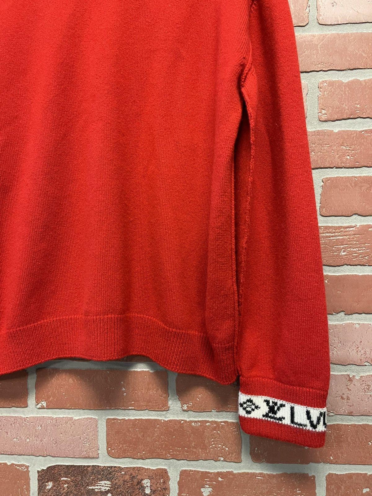 Louis Vuitton Size S - Louis Vuitton Cuffs Cashmere Crewneck Sweater Red Size US S / EU 44-46 / 1 - 3 Thumbnail