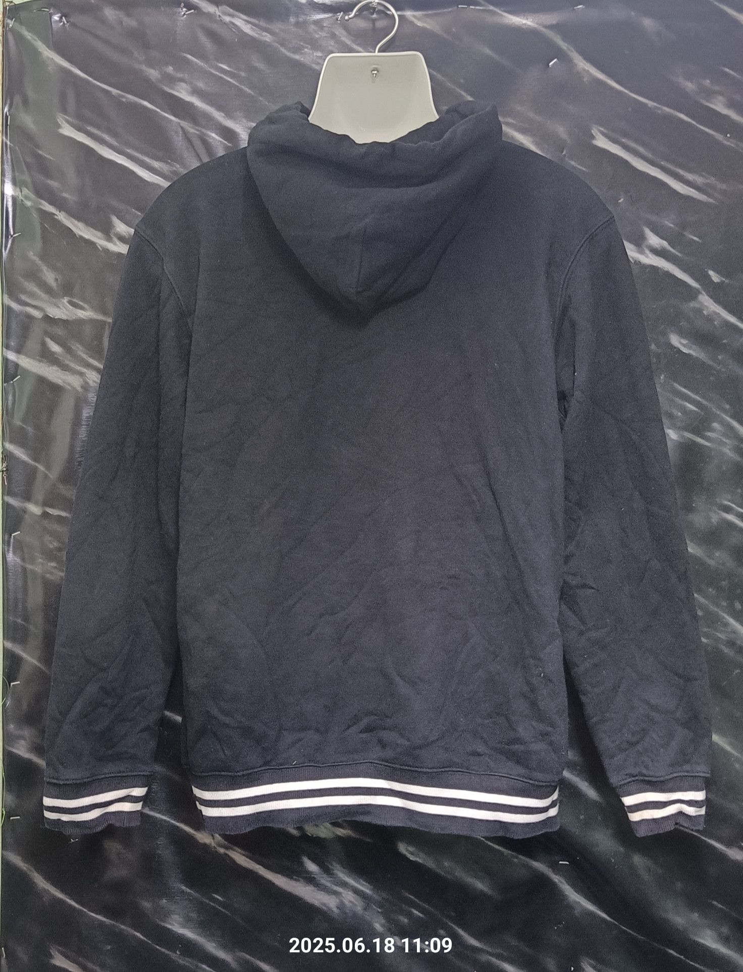 H&M × Used Future L.O.G.G LABEL OF GRADED GOODS Size US M / EU 48-50 / 2 - 2 Thumbnail
