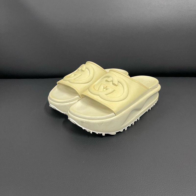 Gucci Gucci Interlocking Rubber Platform Slide Sandals 0079 Size US 5 / IT 35 - 1 Thumbnail