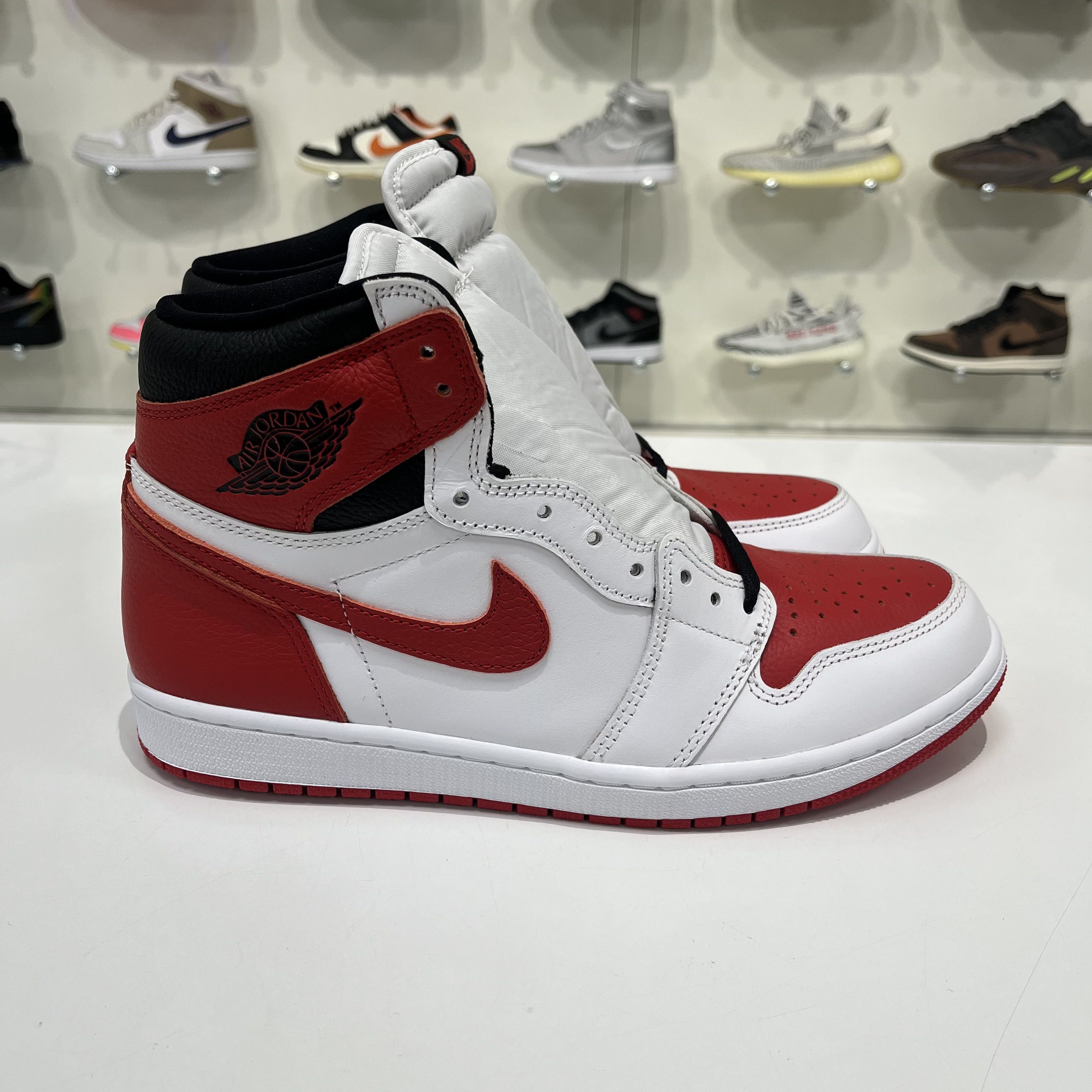 Nike Air Jordan 1 Retro High OG Heritage Size US 10 / EU 43 - 4 Thumbnail