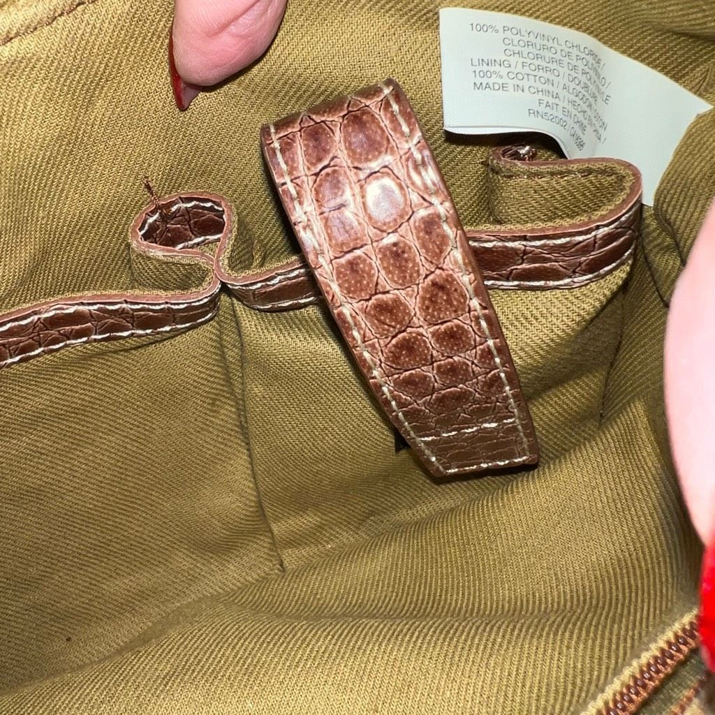 Liz Claiborne Liz Claiborne Croc Embossed Vintage Organizer Shoulder Bag Size ONE SIZE - 14 Thumbnail