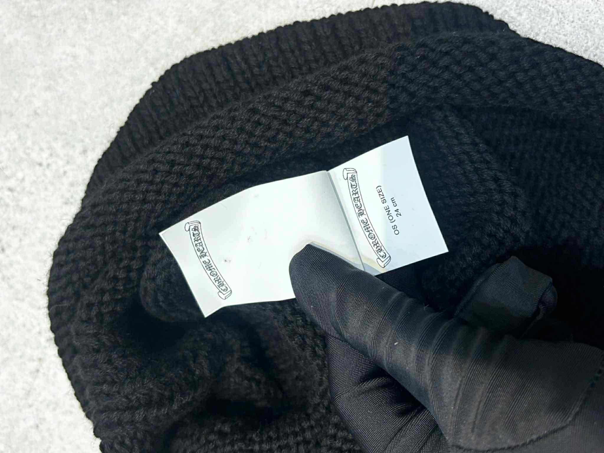 Chrome Hearts BLACK AND WHITE LOGO CHROME HEARTS BEANIE Size ONE SIZE - 7 Thumbnail