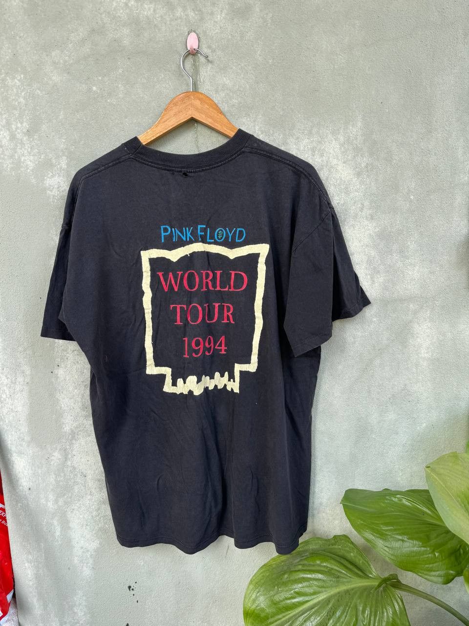 Band Tees × Pink Floyd × Vintage Vintage 90s pink Floyd Black tee Size US XL / EU 56 / 4 - 2 Thumbnail