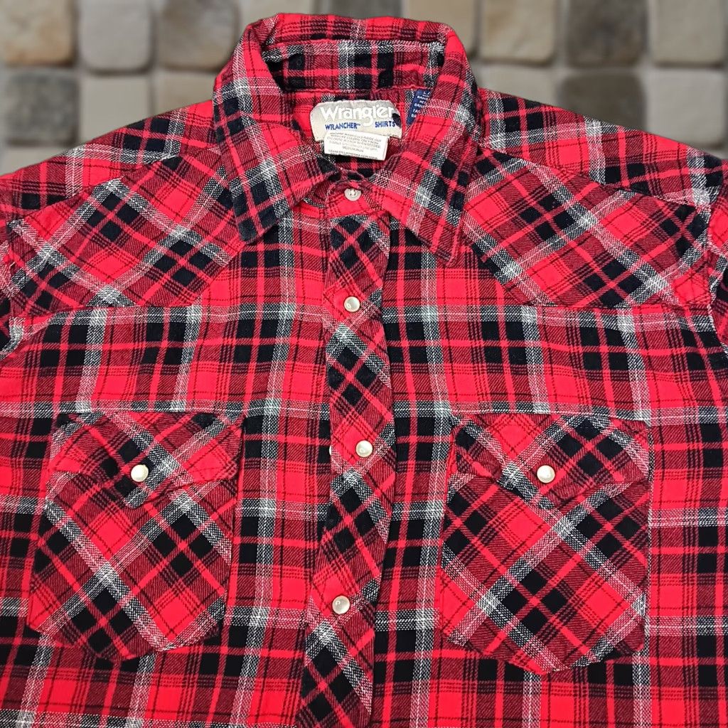 Wrangler VINTAGE Wrangler Wrancher Shirt Large Plaid Red Western Pearl Snap Cowboy Workwear Mens L Red Plaid Western Wear 90s Size US L / EU 52-54 / 3 - 1 Thumbnail