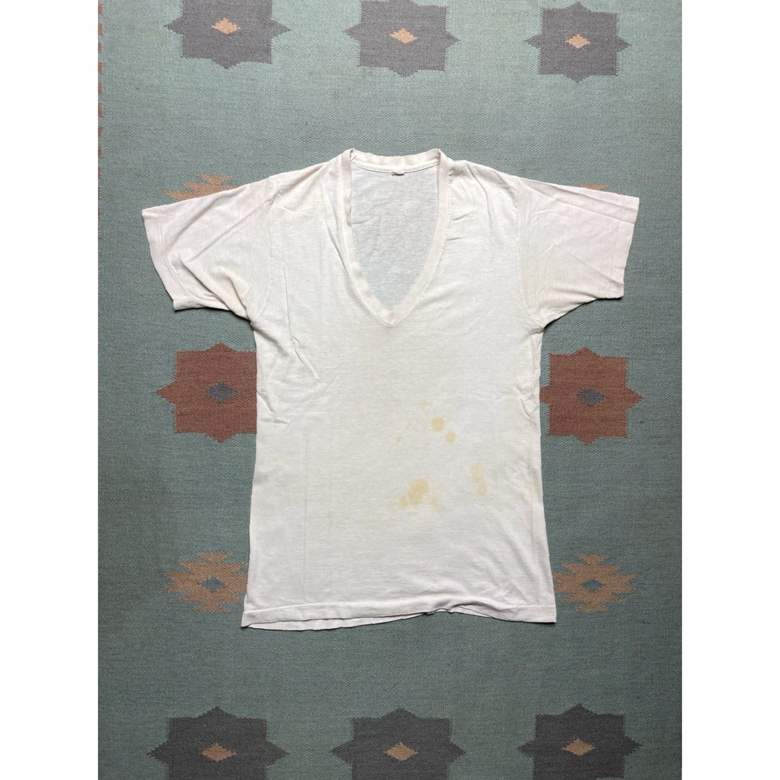 Fruit Of The Loom VINTAGE Fruit of the Loom T-Shirt Grunge V-Neck White Cotton Medium M Men Shirt Size US M / EU 48-50 / 2 - 2 Thumbnail