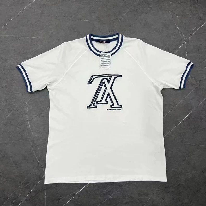 Louis Vuitton Louis Vuitton Embroidered Short Sleeve T-Shirt-dmc Size US XL / EU 56 / 4 - 1 Thumbnail