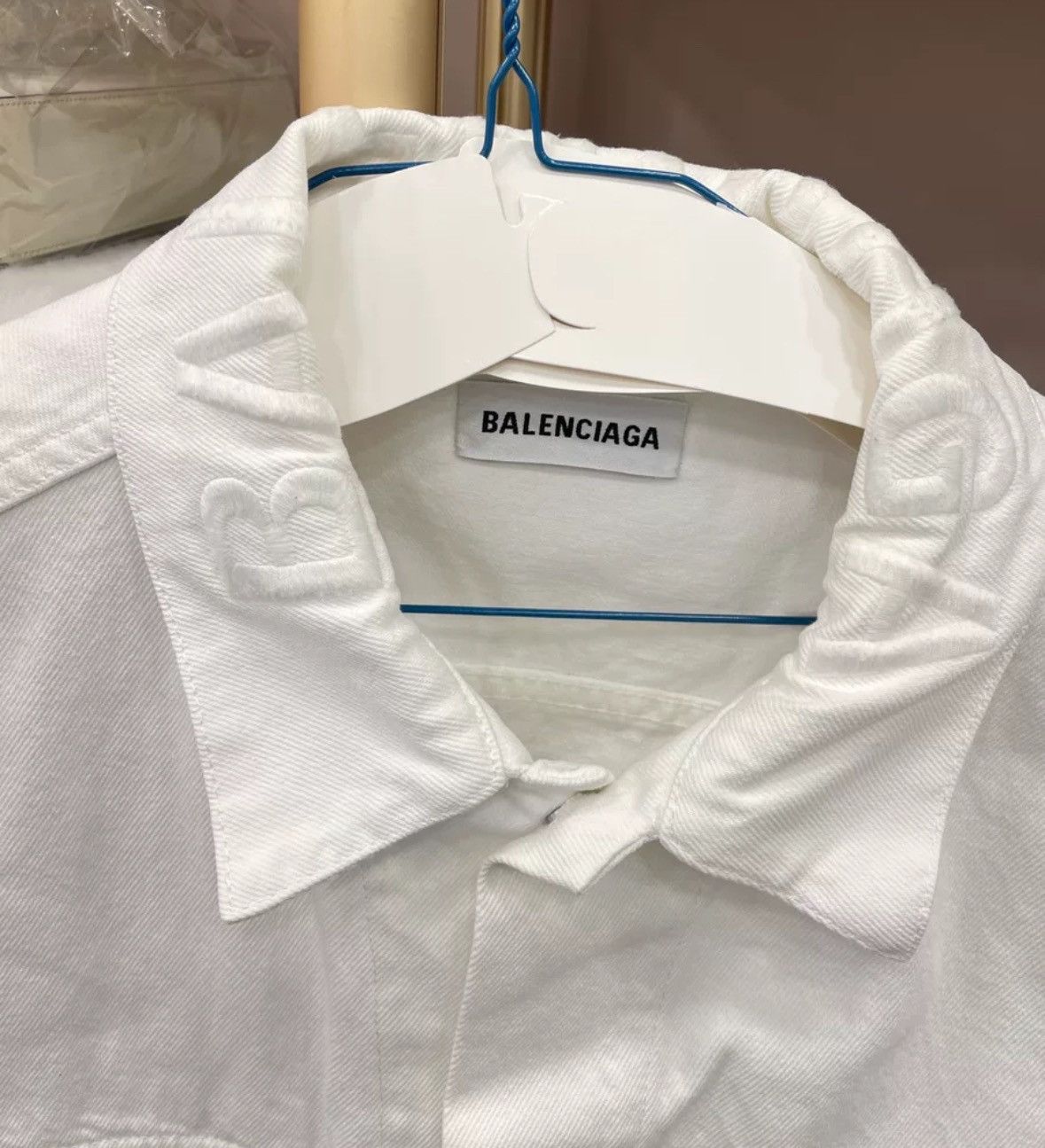 Balenciaga Balenciaga Embroidered Collar Logo White Denim Jacket Size US S / EU 44-46 / 1 - 5 Thumbnail