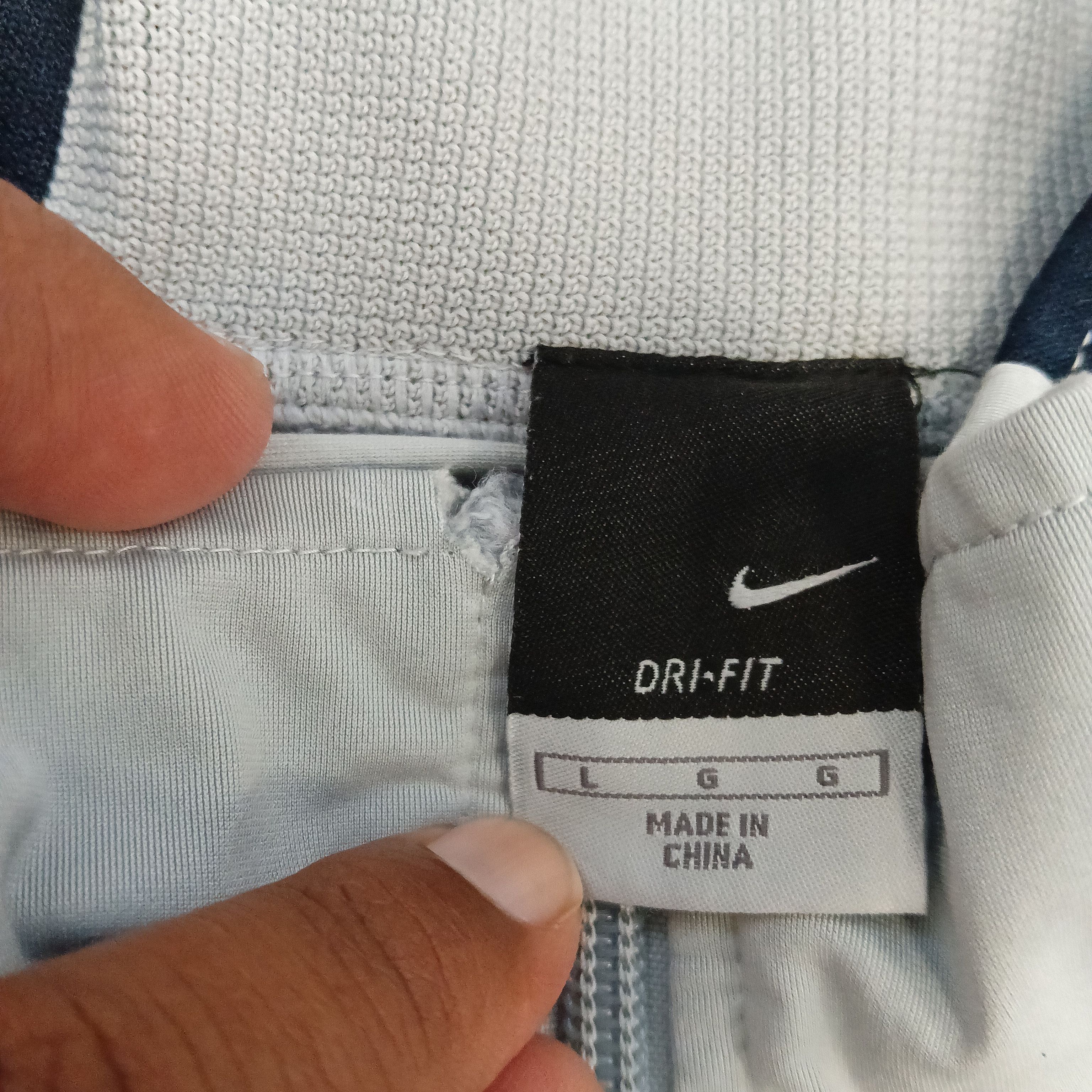 Nike NIKE SWEATER DISTREESED SWEATER 90 BRAZIL STYLE Size US L / EU 52-54 / 3 - 6 Thumbnail