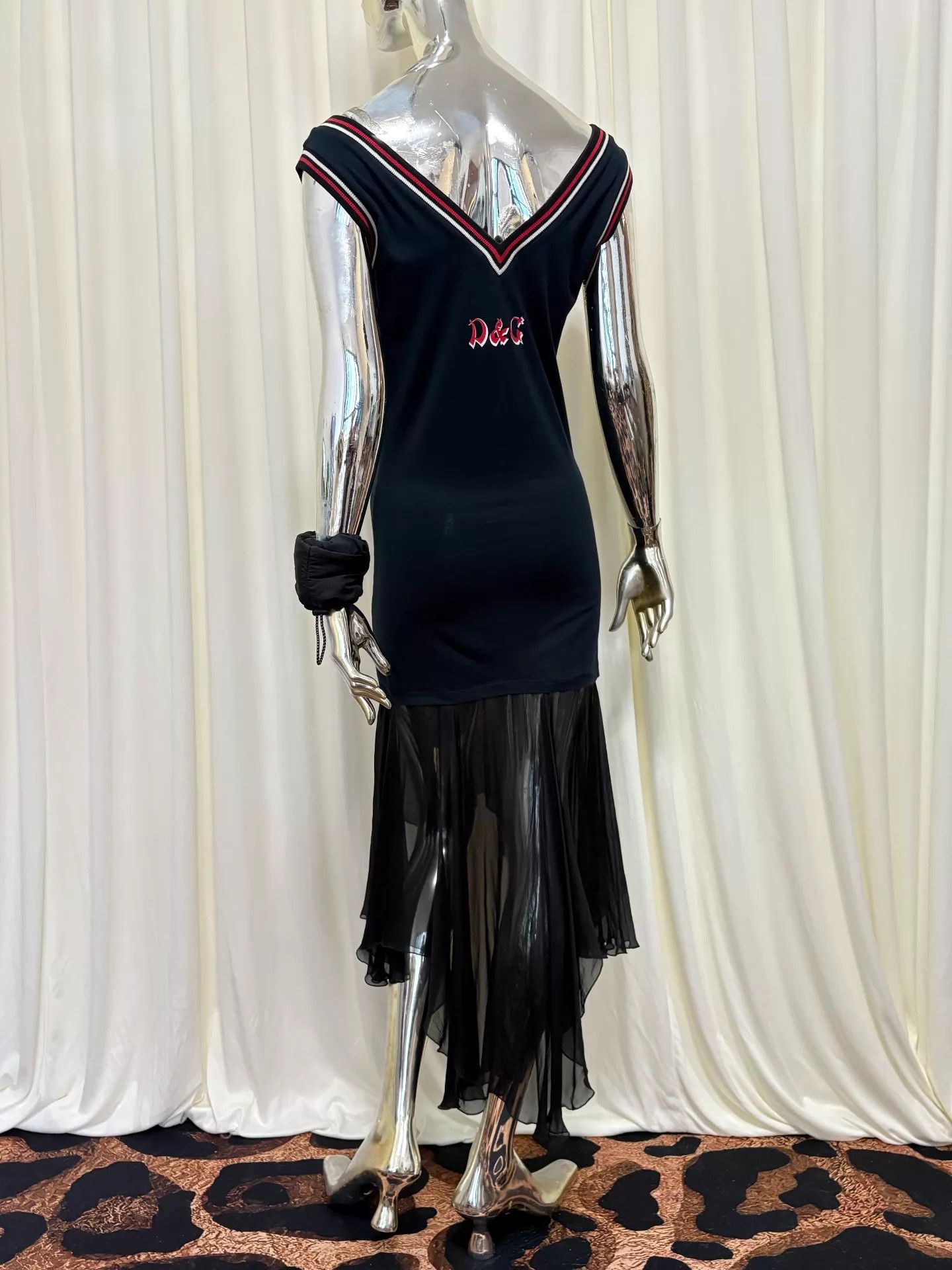 Dolce & Gabbana D&G women's V-neck Logo Print Cotton-Silk Sporty Dress 42 Size M / US 6-8 / IT 42-44 - 6 Thumbnail