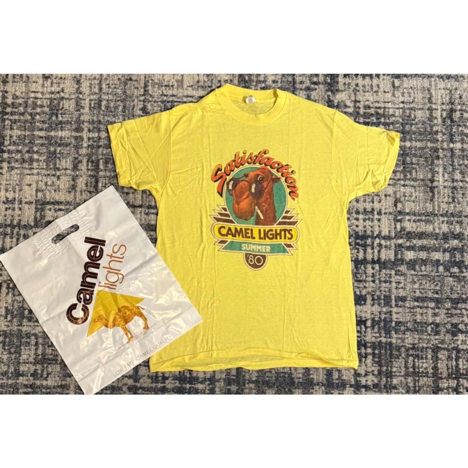 Hanes VINTAGE Hanes Camel Lights T-Shirt 1980s Deadstock W/ Bag Yellow L Men Short Sleeve Crew Neck 80s Advertising Racing Cars Motorcycle Sunmer Size US L / EU 52-54 / 3 - 2 Thumbnail