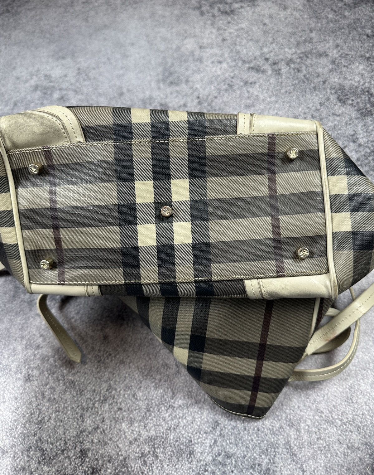 Burberry Vintage Burberry Check Bag Luxury Handl Very Rare Casual UK Size ONE SIZE - 5 Thumbnail