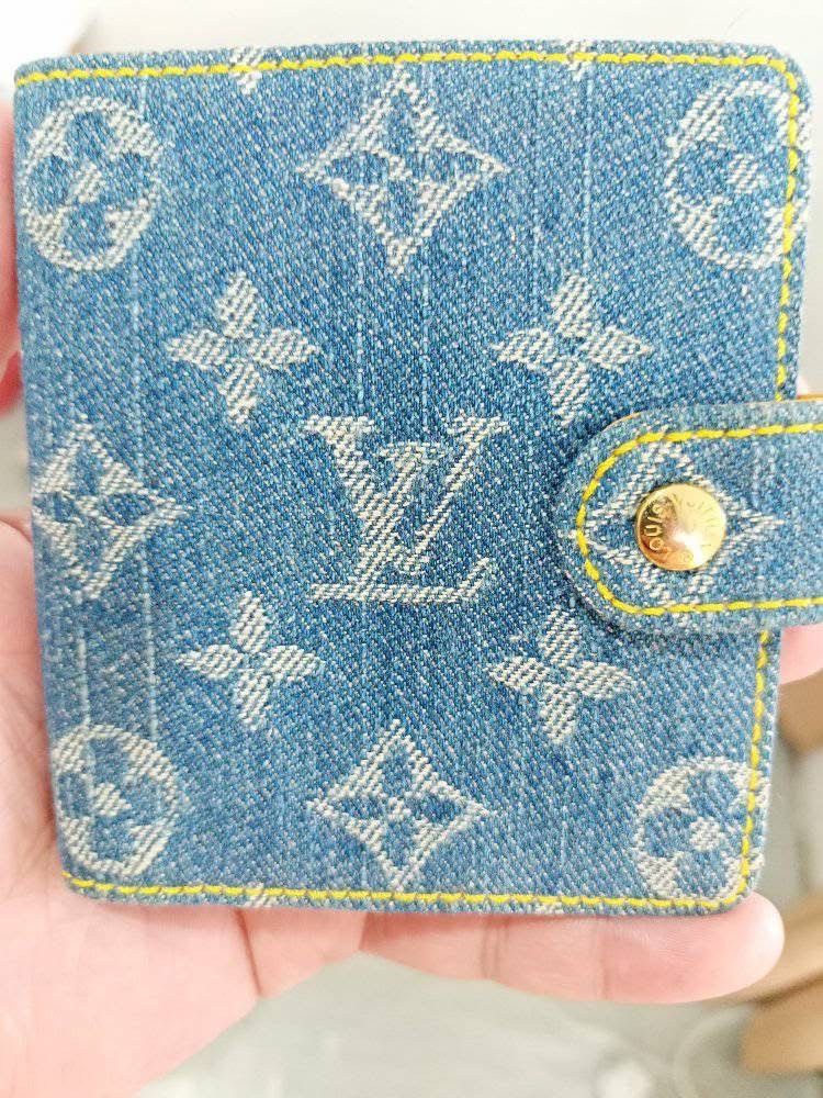 Louis Vuitton Lv wallet tri fold Size ONE SIZE - 1 Thumbnail