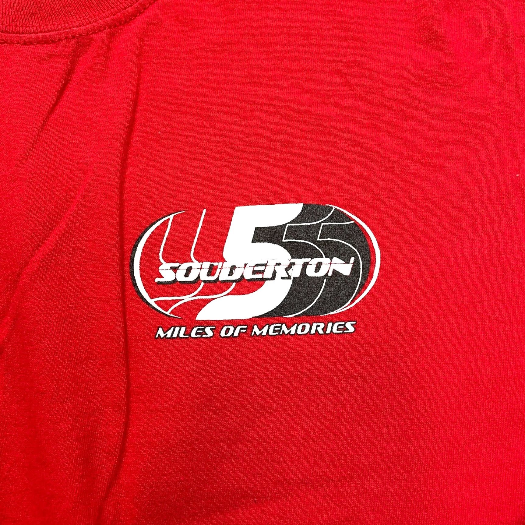 Gildan Gildan Heavy Cotton Shirt M Unisex Adults Red Long Sleeve Crew Neck Souderton Miles Memories 2020-2029 All Seasons Logo Vintage: No Size US M / EU 48-50 / 2 - 2 Thumbnail