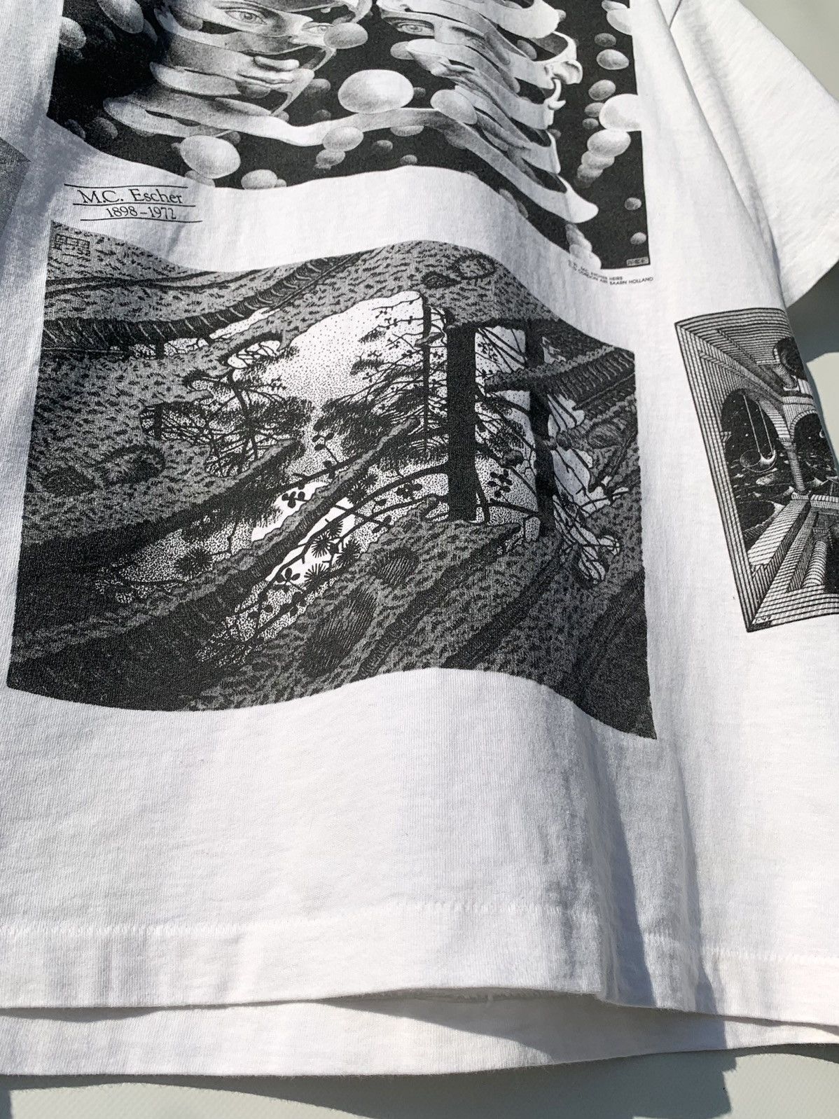 Vintage 1991 Vintage MC Escher All Over Print Tee 90s Size US L / EU 52-54 / 3 - 7 Thumbnail