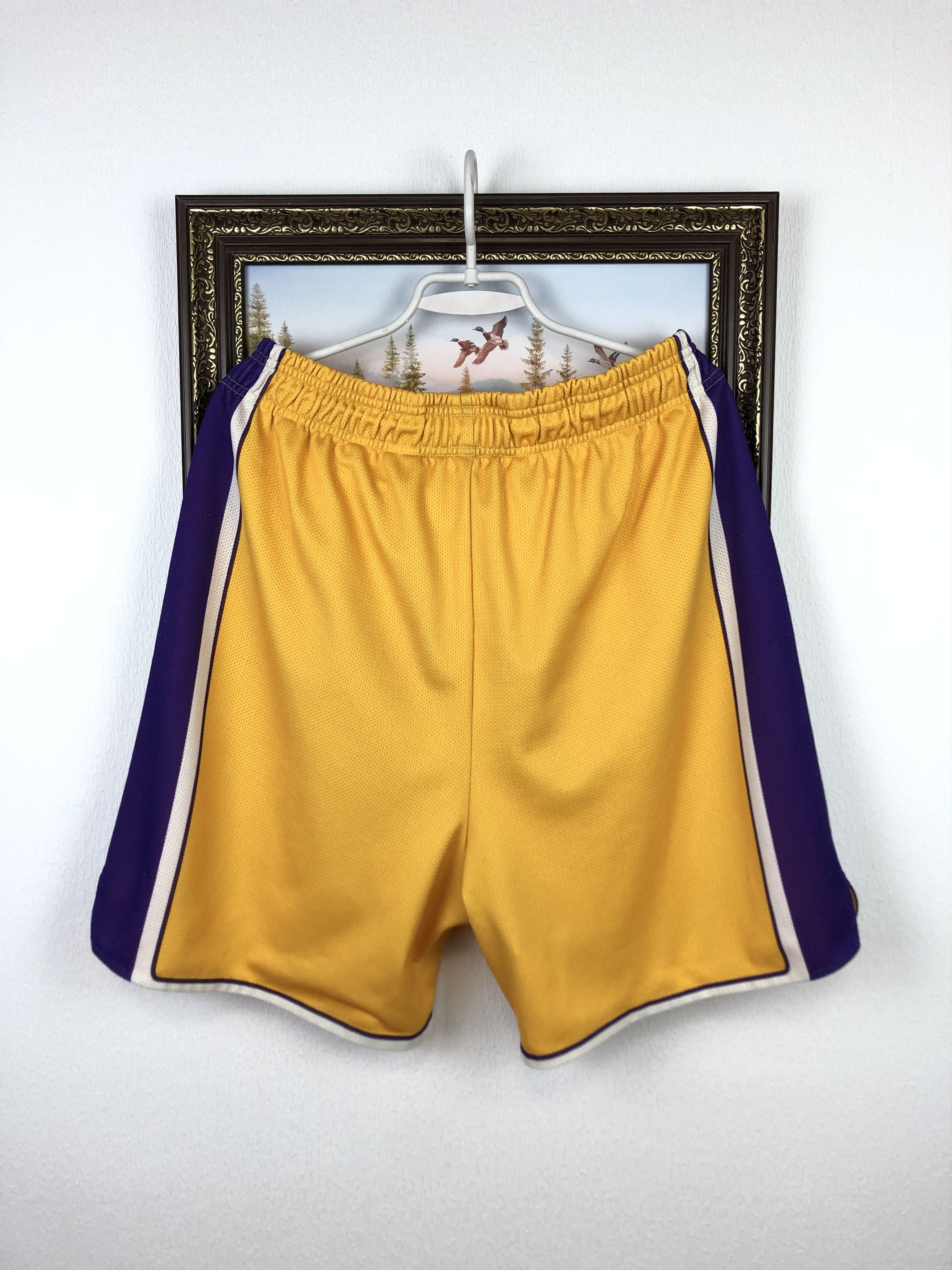 Champion Vintage 90's Champion Los Angeles Lakers NBA Mens Shorts XL Size US 36 / EU 52 - 8 Thumbnail
