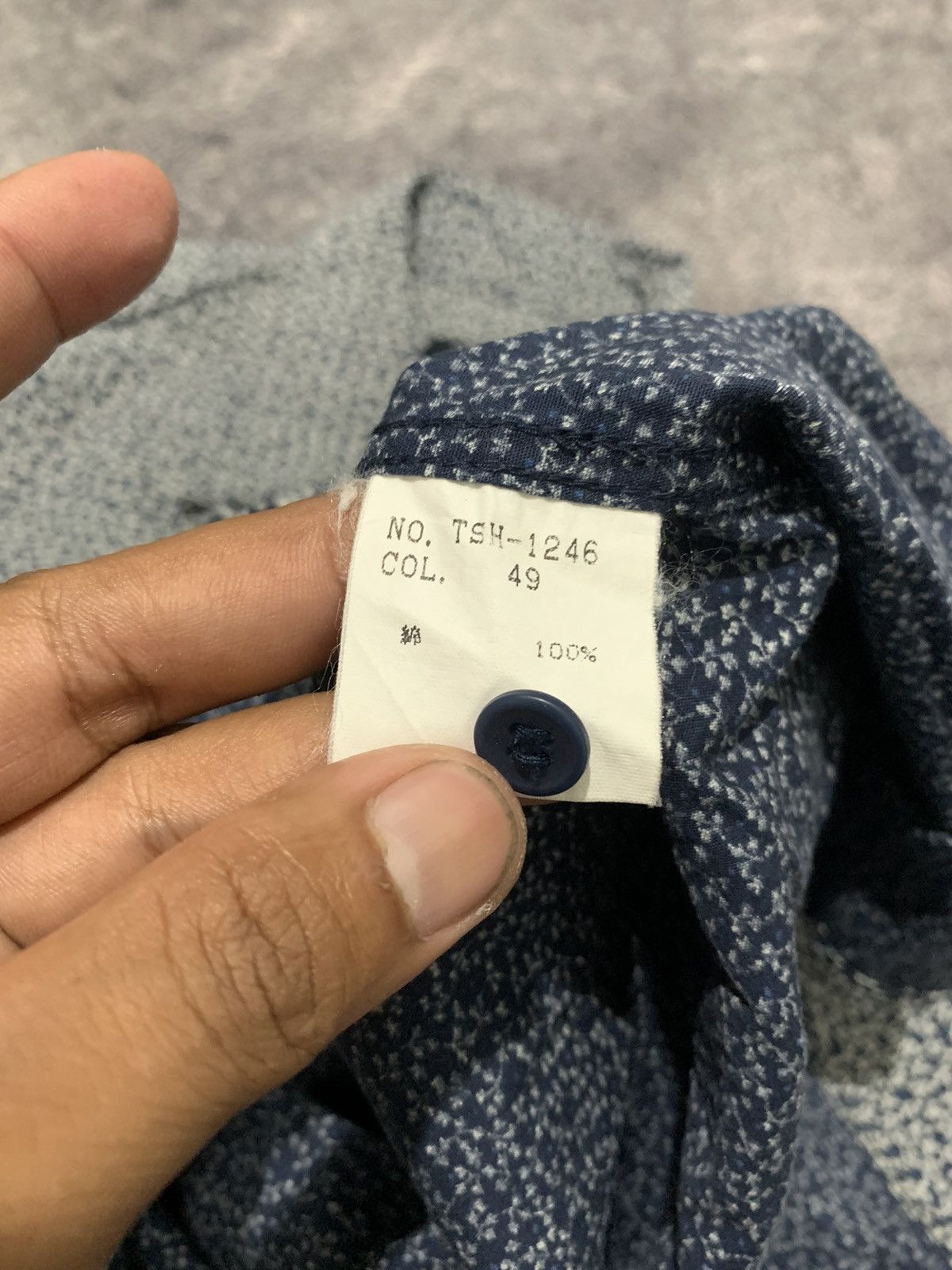 Tornado Mart Buttons up tornado mart flowers Size US M / EU 48-50 / 2 - 5 Thumbnail