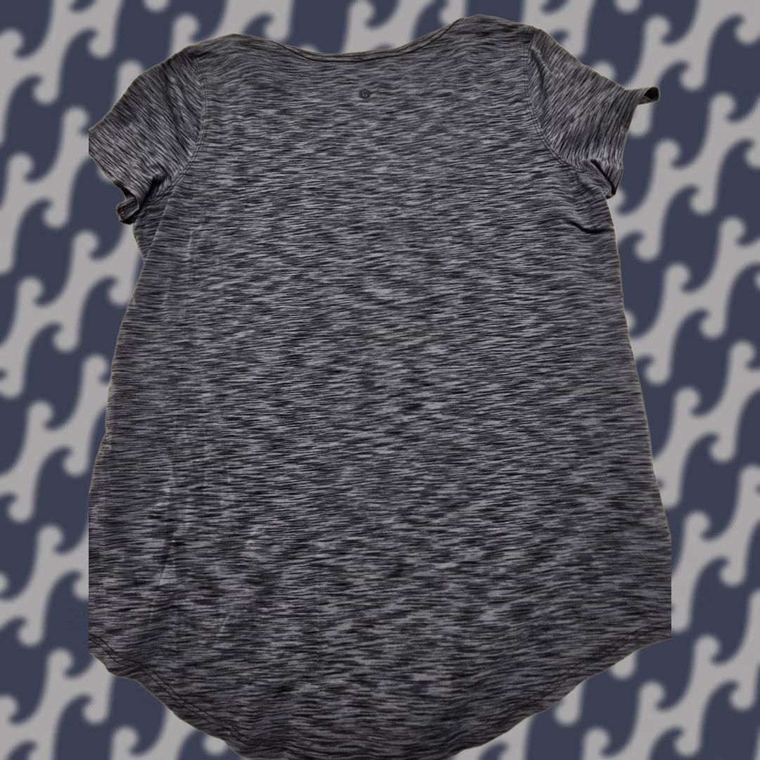 Lululemon Lululemon Scoop Neck Tee Women’s Active Shirt Size 8 Heather Dark Gray Crew Neck Basic Casual Women Activewear Yoga Running Gym Training Shirt Size M / US 6-8 / IT 42-44 - 1 Thumbnail