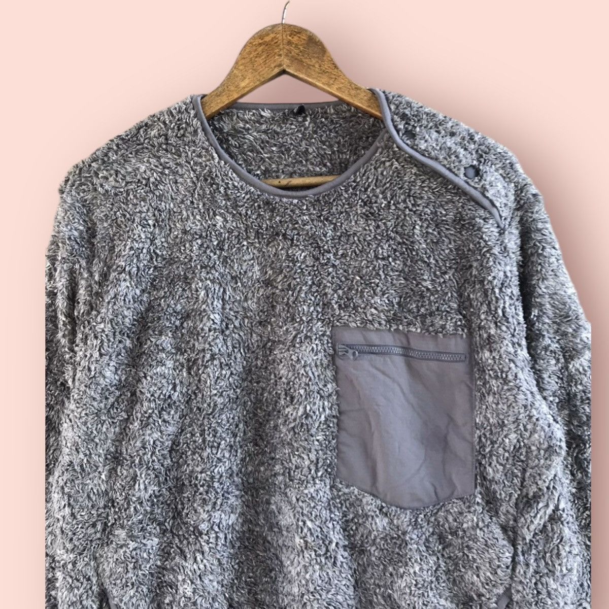 Japanese Brand × Jun Takahashi × Uniqlo UNIQLO SOFT FLUFFY FLEECE PULLOVER SWEATER Size US L / EU 52-54 / 3 - 2 Thumbnail