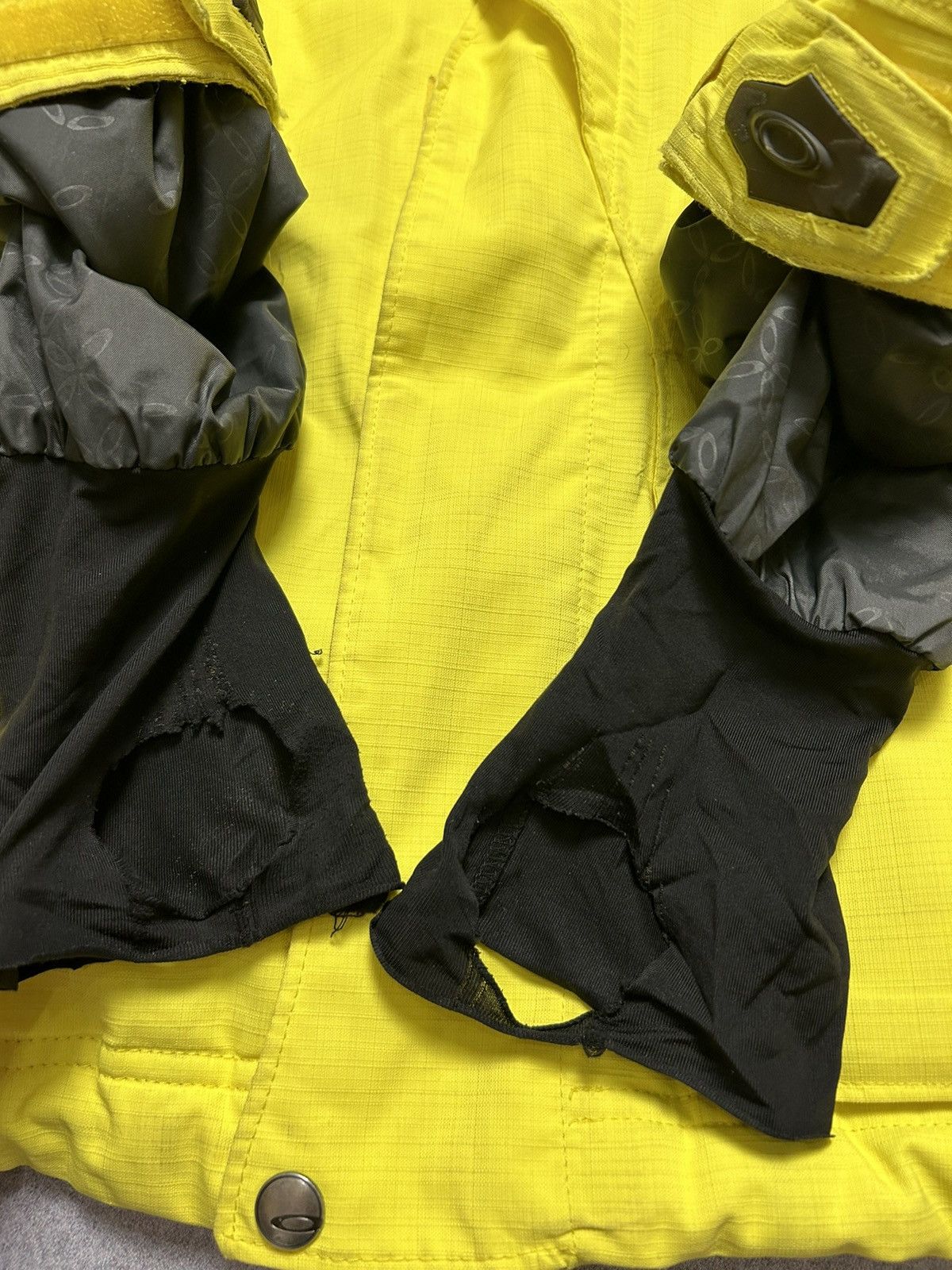Oakley Outdoor Oakley Thinsulate Ski Snowboard Jacket Gorpcore Size US S / EU 44-46 / 1 - 16 Thumbnail