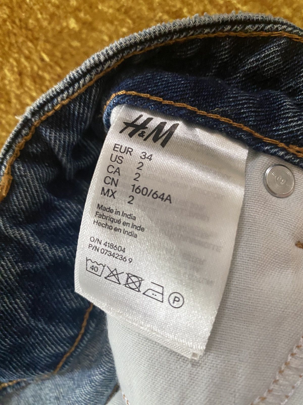 H&M H&M button-up denim mini skirt Size 26" / US 2 / IT 38 - 4 Thumbnail