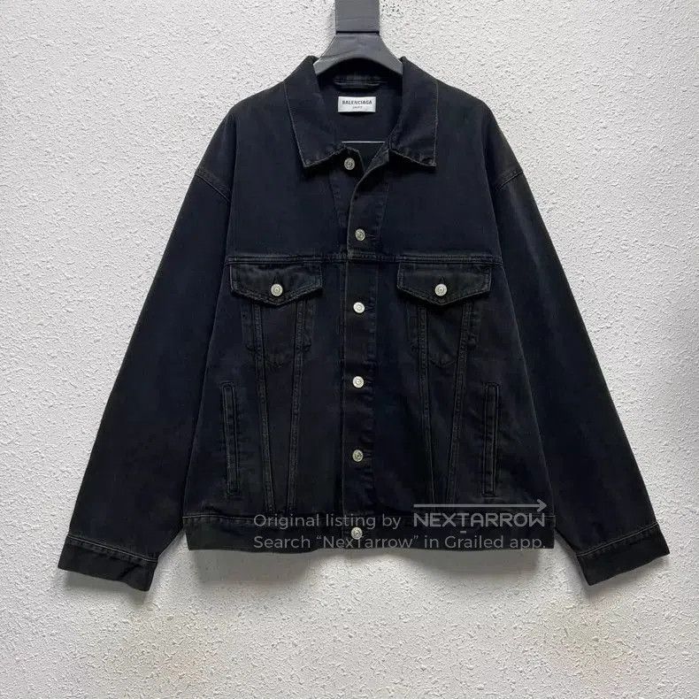 Balenciaga Balenciaga Graffiti Logo Denim Jacket. Size US S / EU 44-46 / 1 - 7 Thumbnail
