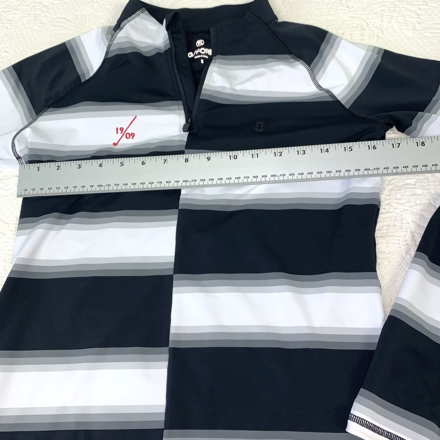 G/FORE G/FORE Offset Gradient Stripe Tech Quarter Zip Top Women’s Golf Shirt Size S / US 4 / IT 40 - 6 Thumbnail