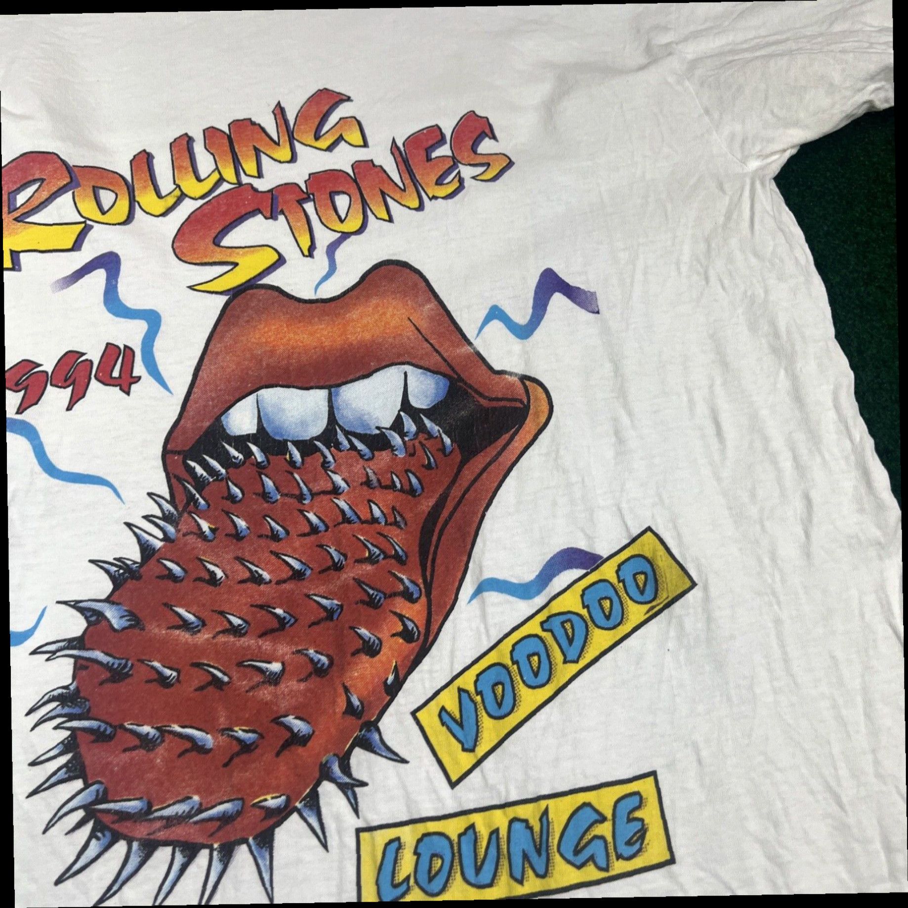 Vintage Vintage Rolling Stones Voodoo Lounge Tour 94 T-Shirt Spiked Tongue Rare Print Size US XL / EU 56 / 4 - 3 Thumbnail
