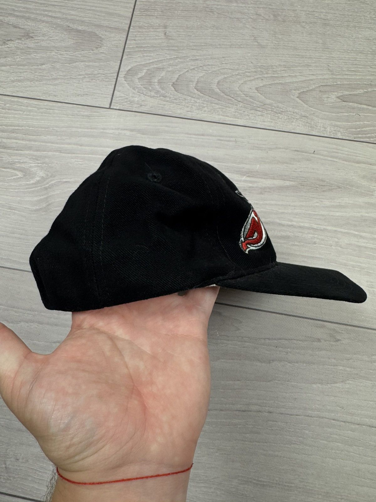 NHL Vintage 90s New Jersey Devils Stanley Cup Champions 1995 Cap Size ONE SIZE - 4 Thumbnail