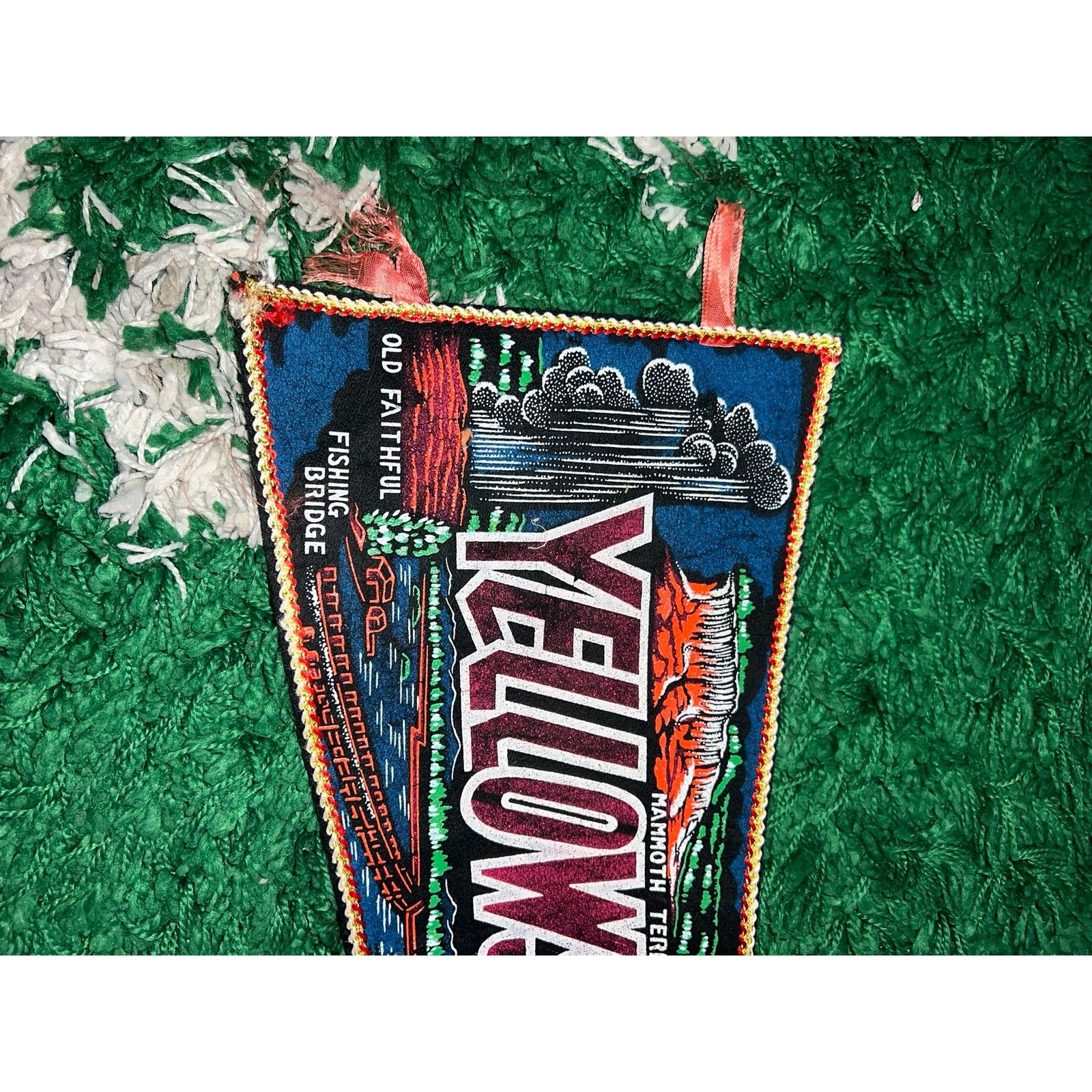 Vintage 1970s 60s Vintage Yellowstone Park Nature Felt Pennant VTG Size ONE SIZE - 2 Thumbnail
