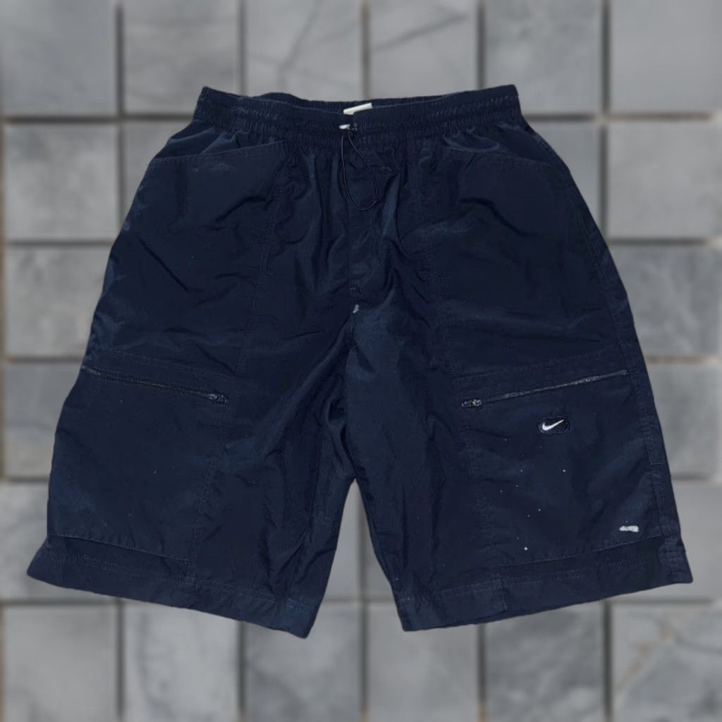 Nike VINTAGE Nike Cargo Hiking Shorts Blue Large 30x12 Silver Tag Y2K Utility Men Adults Size US 33 - 1 Thumbnail