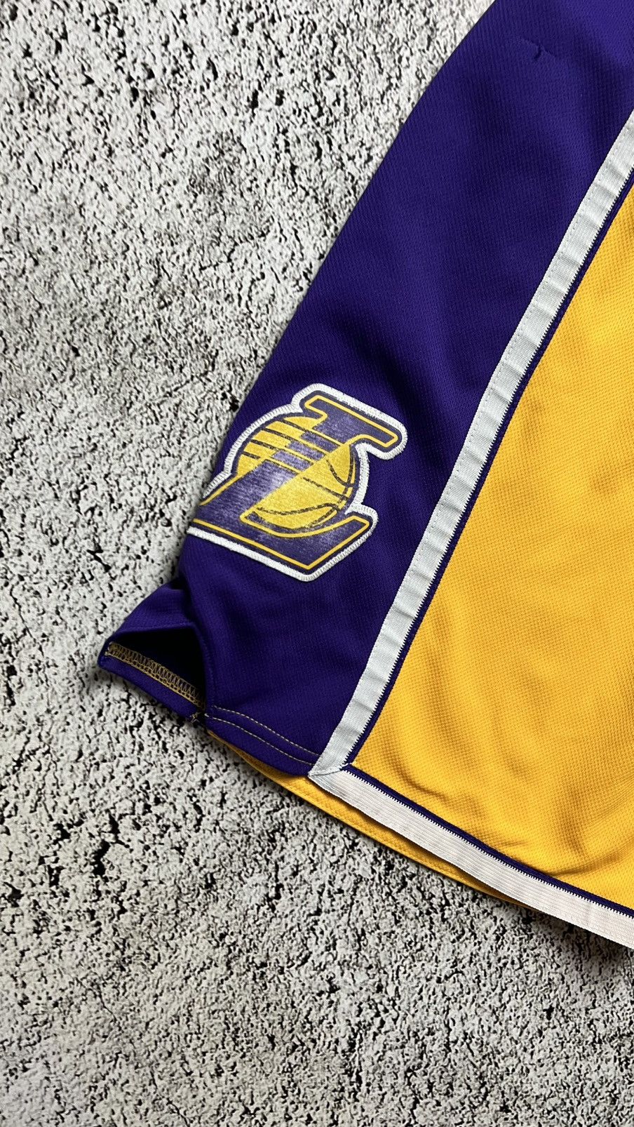 Adidas Y2K Los Angeles Lakers NBA basketball adidas vintage shorts Size US 30 / EU 46 - 2 Thumbnail
