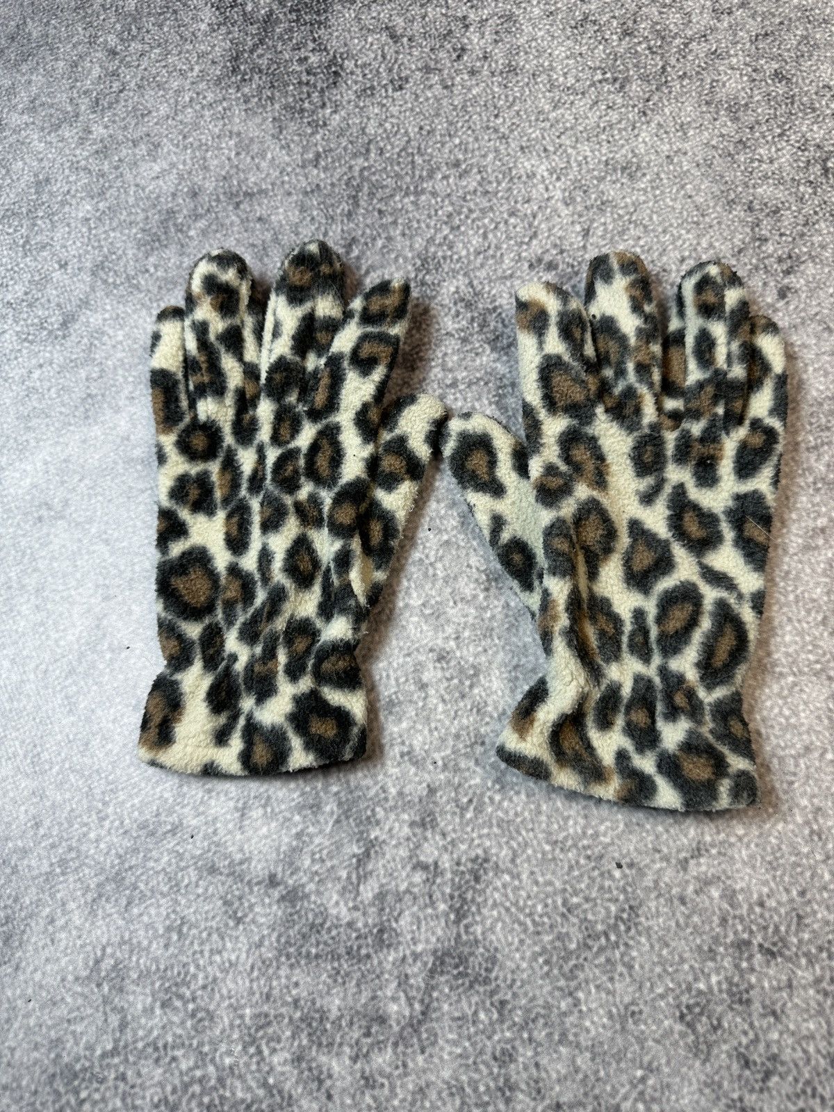Vintage Vintage Leopard Gloves Logo Streetwear Style Alt Rare VTg Size ONE SIZE - 2 Thumbnail