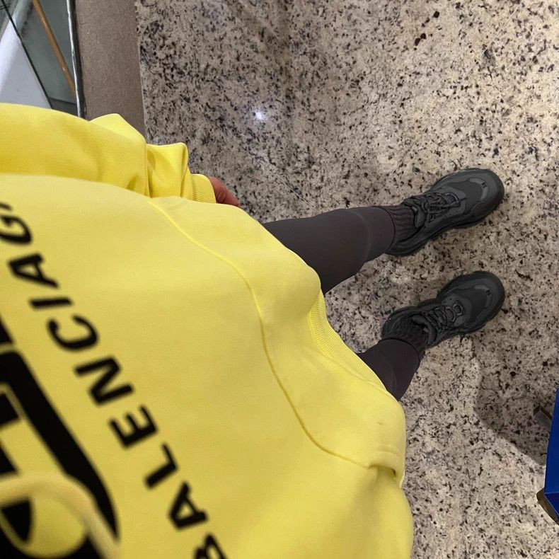 Balenciaga Balenciaga Lock Buckle Sweatshirt Yellow S - dmc Size US S / EU 44-46 / 1 - 1 Thumbnail