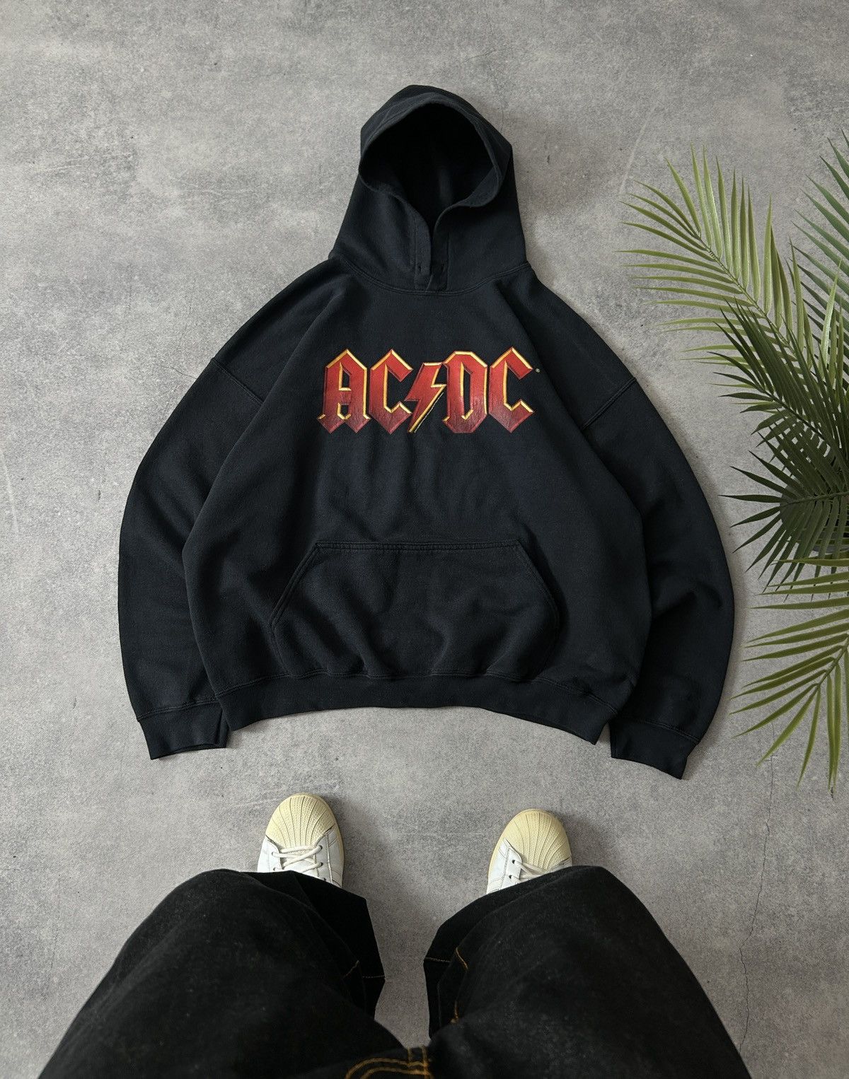 AC/DC Vintage AC&DC 2011 licensed big logo hoodies mens Size US XL / EU 56 / 4 - 1 Thumbnail