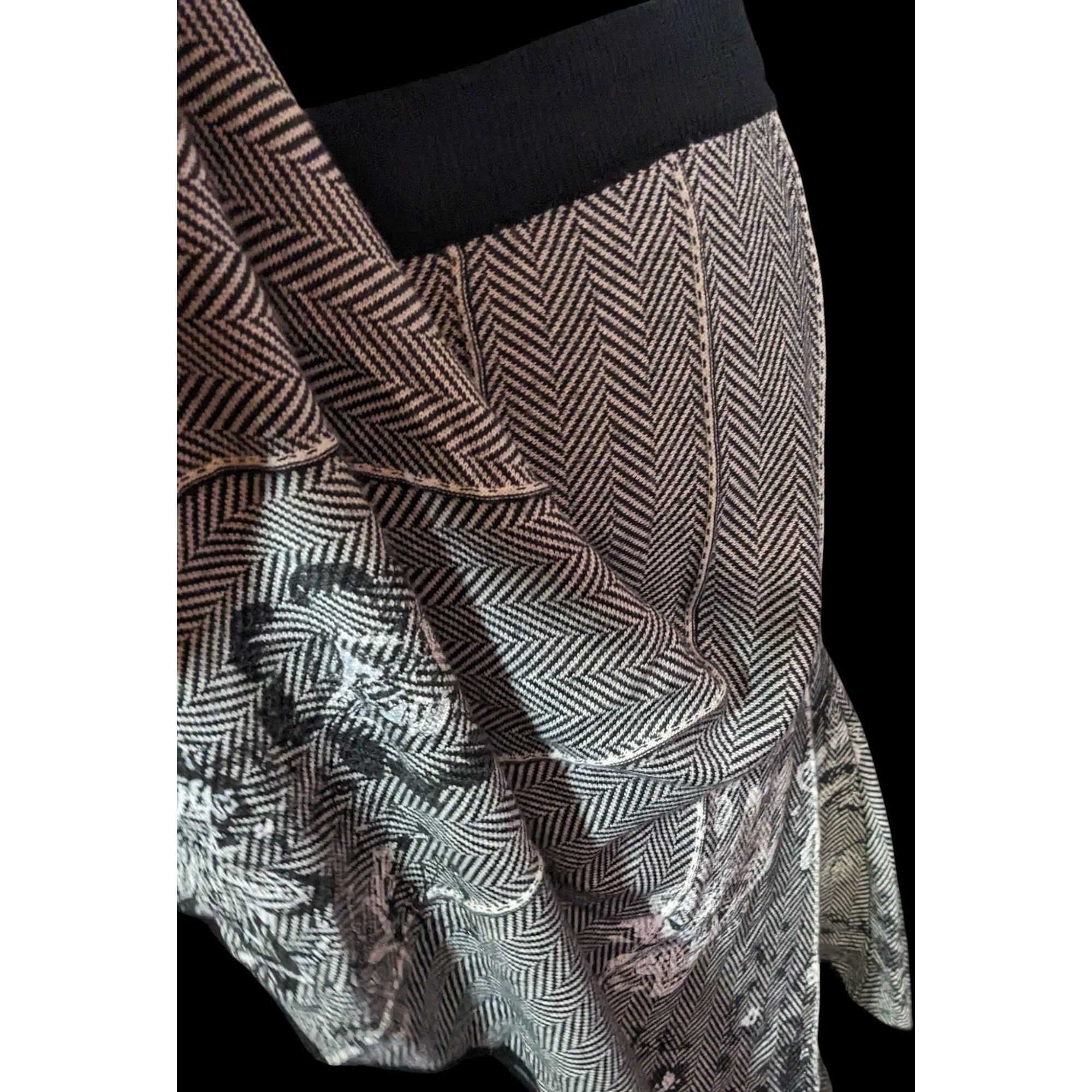 Coldwater Creek Coldwater Creek Floral Chevron Black And White Skirt Size 34" / US 12 / IT 48 - 3 Thumbnail