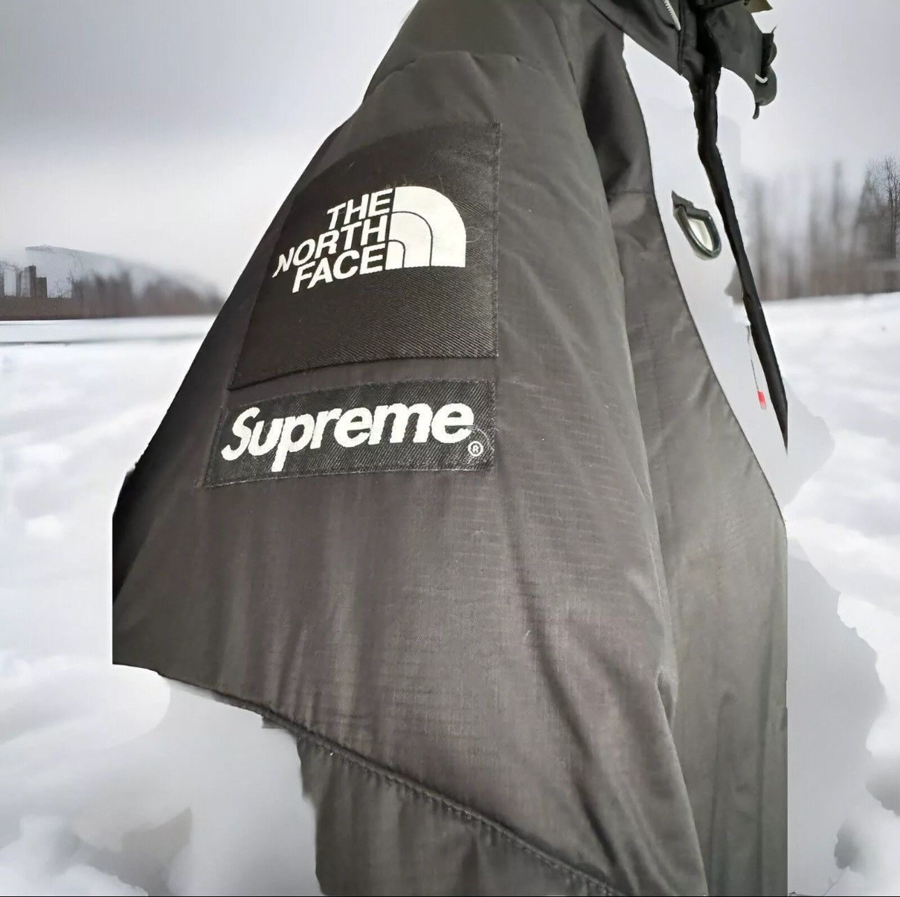 Supreme × The North Face Supreme x The North Face S Logo Himalayan Parka Size XL Size US XL / EU 56 / 4 - 4 Thumbnail