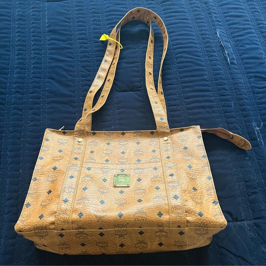 MCM MCM Leather Zippered Tote in Perfect Condition Size ONE SIZE - 1 Thumbnail