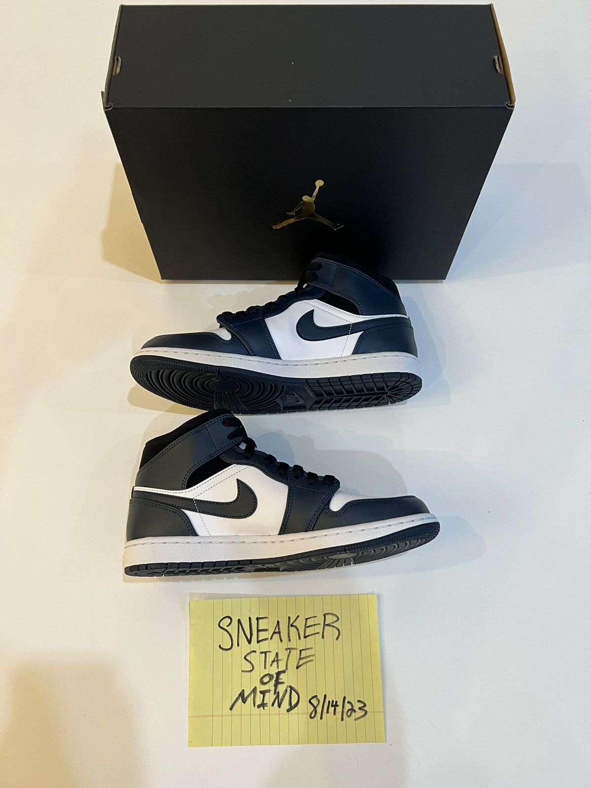 Jordan Brand × Nike BRAND NEW AIR JORDAN 1 MID “ARMORY NAVY” SIZE 8.5 SHIPS FAST Size US 8.5 / EU 41-42 - 3 Thumbnail