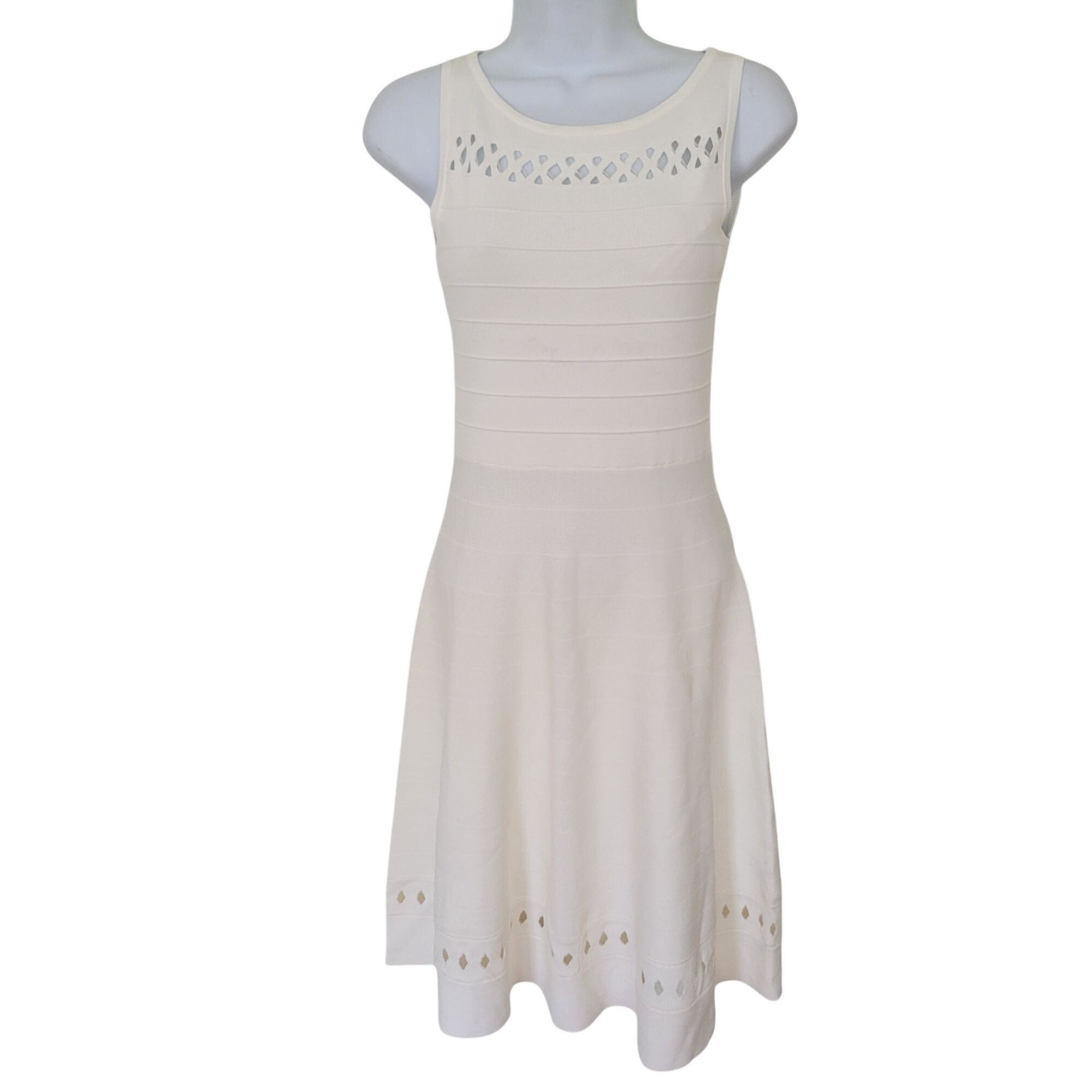 French Connection French Connection 2 Summer White Sleeveless Dress KAI CREPE Size XS / US 0-2 / IT 36-38 - 1 Thumbnail