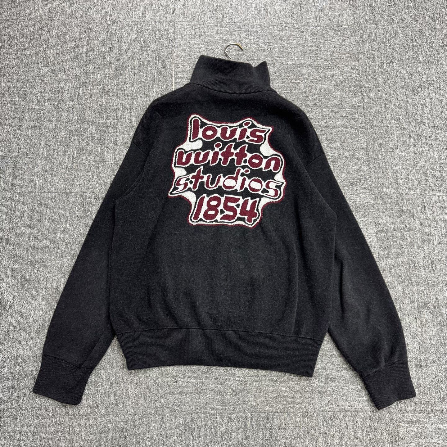 Louis Vuitton louis vuitton 1854 logo zip jacket. Size US M / EU 48-50 / 2 - 2 Thumbnail
