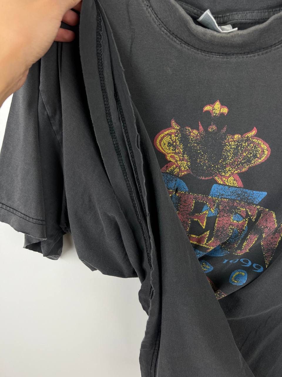 Band Tees Queen 1974-1999 vintage band t-shirts size L Size US L / EU 52-54 / 3 - 6 Thumbnail